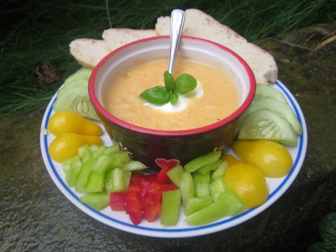 Jak Irilee vařila gazpacho ze žlutých rajčat